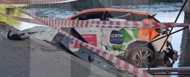 Машина каршеринга упала в воду с Филевской набережной