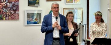 Супружеские пары приняли поздравления на юге Москвы  фото