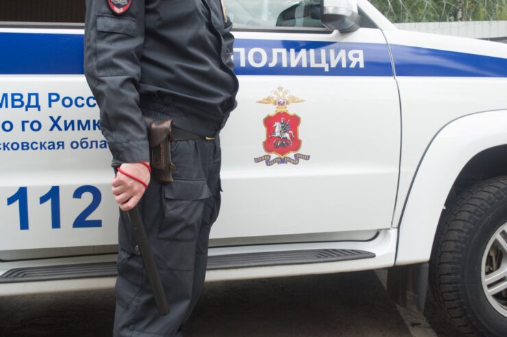 Полицейские задержали курьера мошенников, обманувших пенсионерку в Подмосковье на 1,1 млн рублей