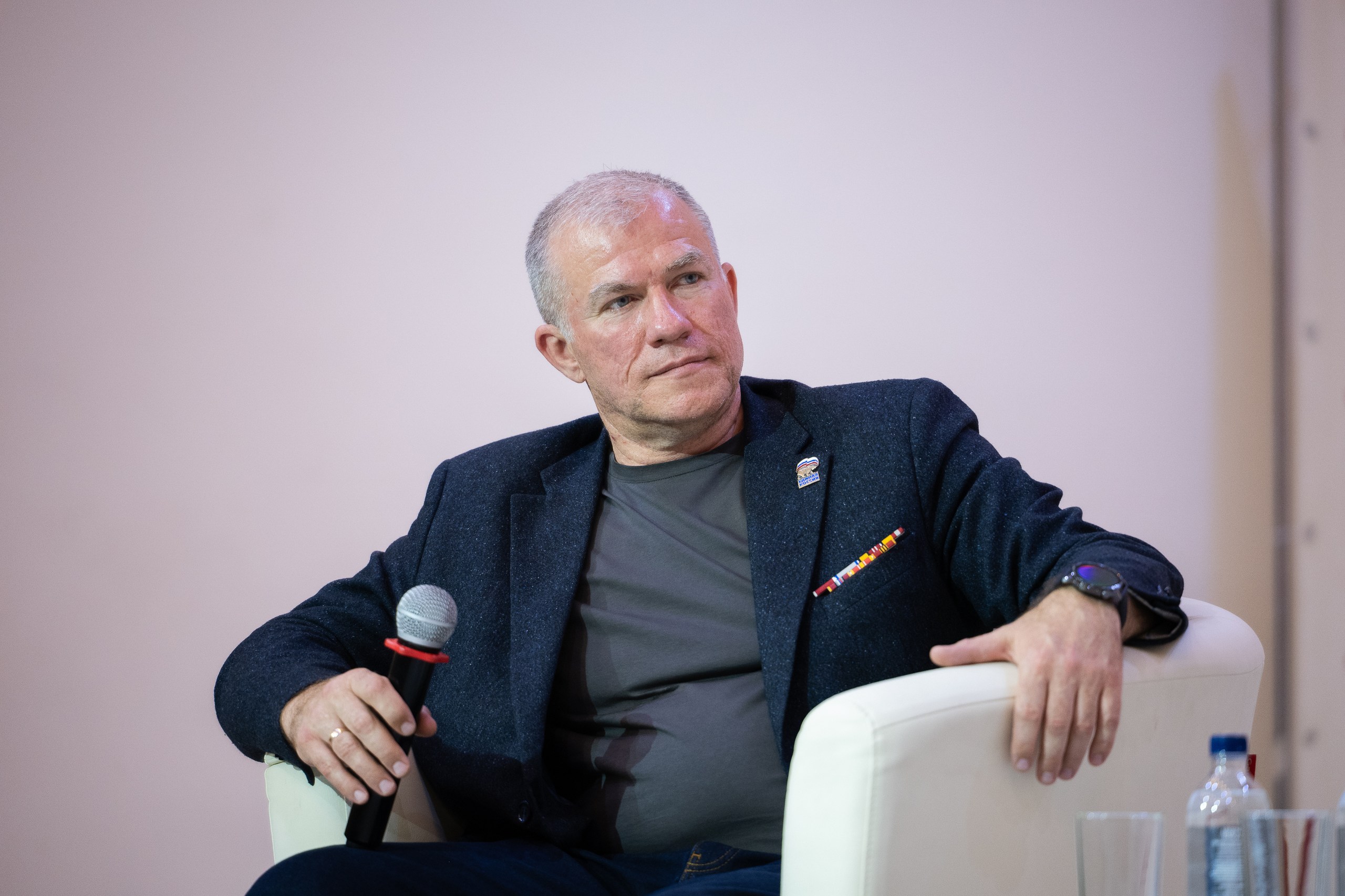 Цикл встреч «Ближе к ИСПМ» продолжается: стипендиаты Москвы поговорили с участником СВО о долге и мужестве  фото
