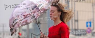 «Желтый» уровень опасности из-за сильного ветра объявлен в Москве на вторник