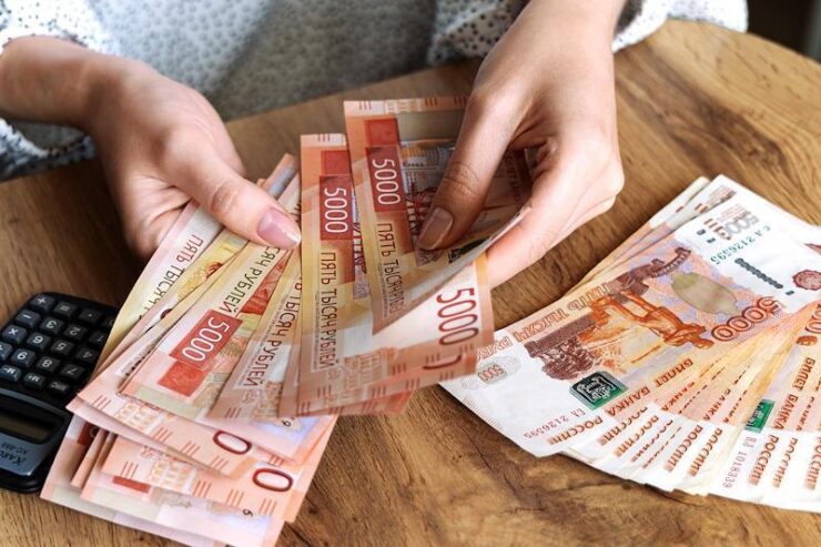 Большинство завистников получает зарплату от 100 до 200 тысяч рублей в месяц