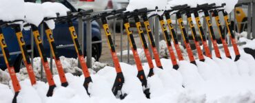 Дептранс Москвы: Прокат самокатов зимой возможен при развитии инфраструктуры