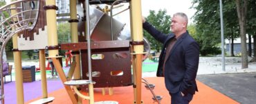 Игровая зона с тренажерами открылась после реконструкции в районе Очаково-Матвеевское