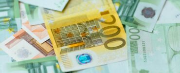 Лайма Вайкуле снизила стоимость особняка в Латвии