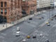 На Кутузовском проспекте в Москве столкнулись Mercedes и автомобиль такси