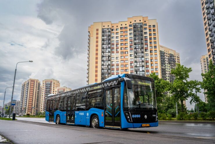 Около половины поездок на автобусах «Москва — область» оплачивается картами