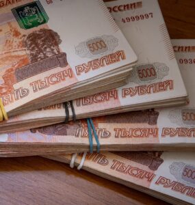 Пенсионер из Москвы в попытках спасти свои сбережения лишился 18 млн рублей