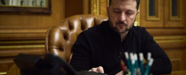 Политолог Шпицен: Зеленскому лучше уйти на пике исторического образа