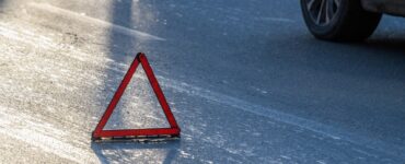 РИА Новости: В Москве автовышка с люлькой перевернулась на МСД