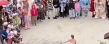 Управляющая компания устроила жителям новостройки эротическое шоу