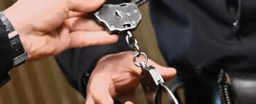 В Москве свадьба закончилась штрафом для невесты и арестом жениха