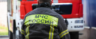 В Москве загоревшийся автомобиль на Долгоруковской улице заблокировал движение