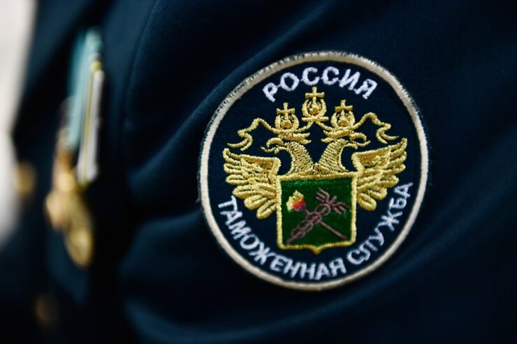 В Шереметьево таможенники задержали россиянку по подозрению в контрабанде украшений