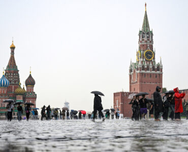 РИА Новости: Приезжающие в Москву туристы из Турции хотят посетить могилу поэта Назыма Хикмета