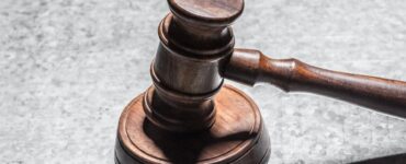 С обманувших Долину мошенников суд взыскал почти 115 млн рублей