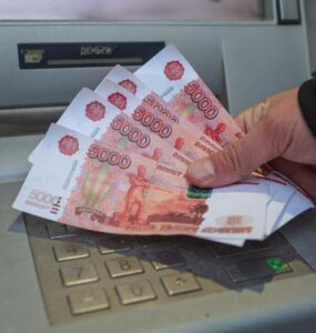 SuperJob: Москвичи сочли справедливой среднюю зарплату в 165 тысяч рублей