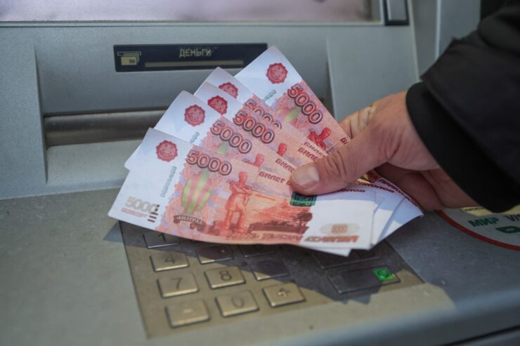SuperJob: Москвичи сочли справедливой среднюю зарплату в 165 тысяч рублей