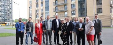Зампредседателя Госдумы Петр Толстой осмотрел новостройку по реновации на юго-востоке столицы