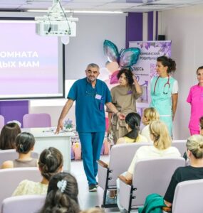 Более 44 тысяч семей Подмосковья прошли школы будущих родителей