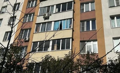 Мать выпавшего из окна в Некрасовке ребенка могут поставить на учет