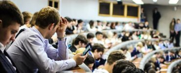 Одиннадцатиклассники не попадут под новый образовательный стандарт 2027 года