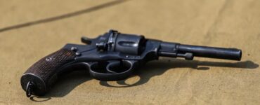 Полиция разбирается в дорожном конфликте с «предметом, похожим на оружие» в Подмосковье