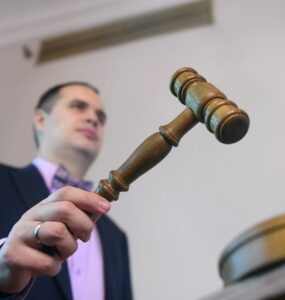 Портрет Репина, автограф Высоцкого и фото Брежнева выставят на торги в Москве 22 октября