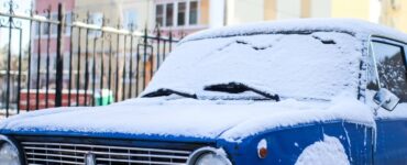 Снег застал на летней резине: эксперт объяснил, как действовать без риска