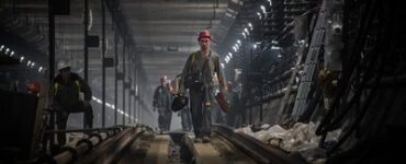 Собянин поздравил московских метростроителей с профессиональным праздником