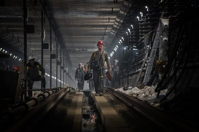 Собянин поздравил московских метростроителей с профессиональным праздником