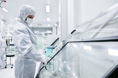 Собянин поздравил работников промышленности Москвы с профессиональным праздником
