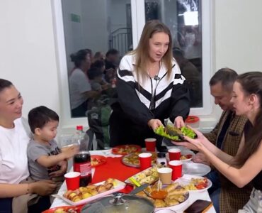 В Одинцово жители отмечают праздники на лестничной клетке