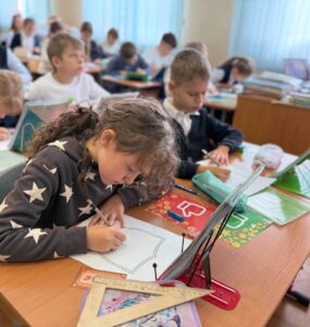 Во всех округах Москвы прошли занятия по финансовой грамотности для школьников