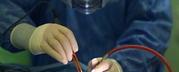 Врачи удалили 25-летней москвичке челюсть с зубами в яичнике
